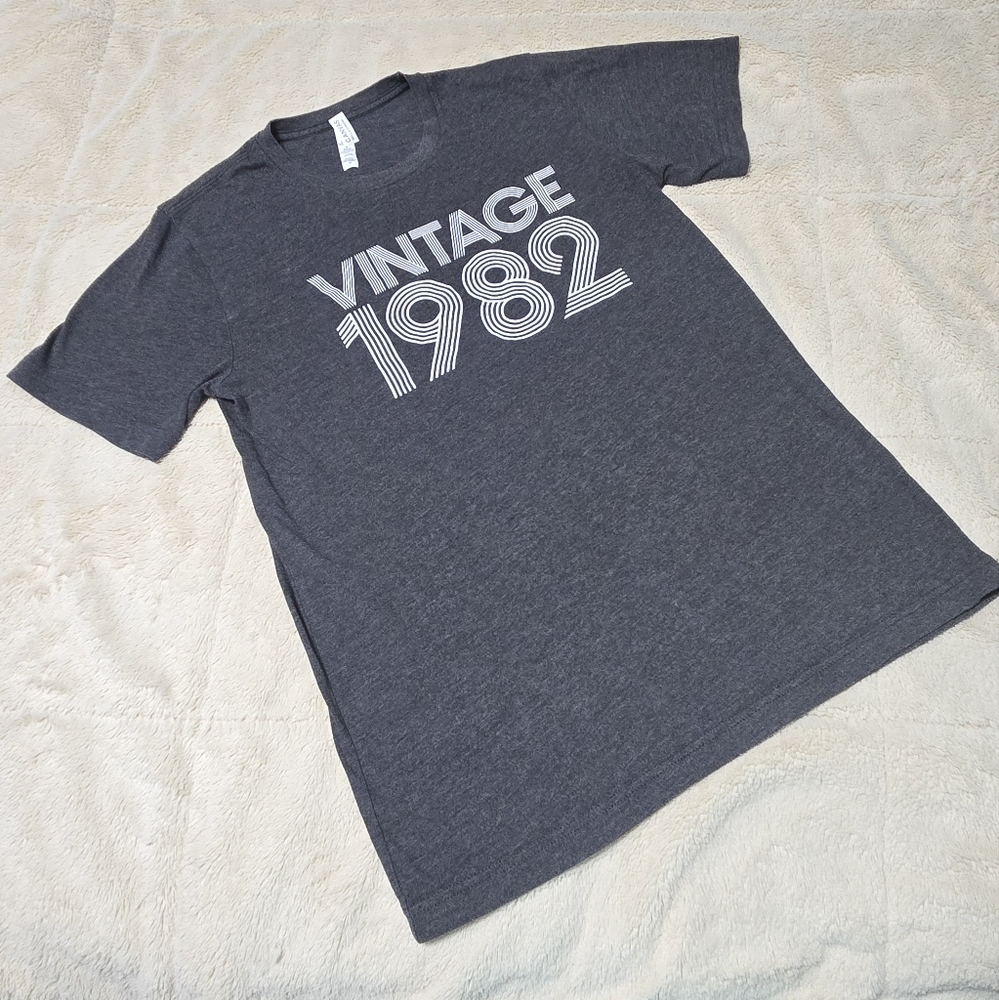 Vintage 1982 Short Sleeve tShirt '82 birthday 1982 anniversary, M